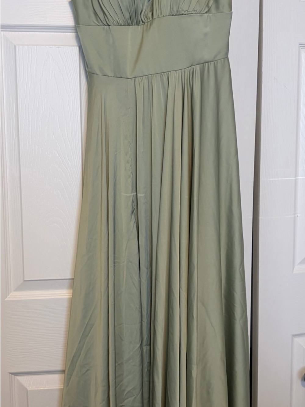 Elegant Sage Green Strapless Wedding Dress